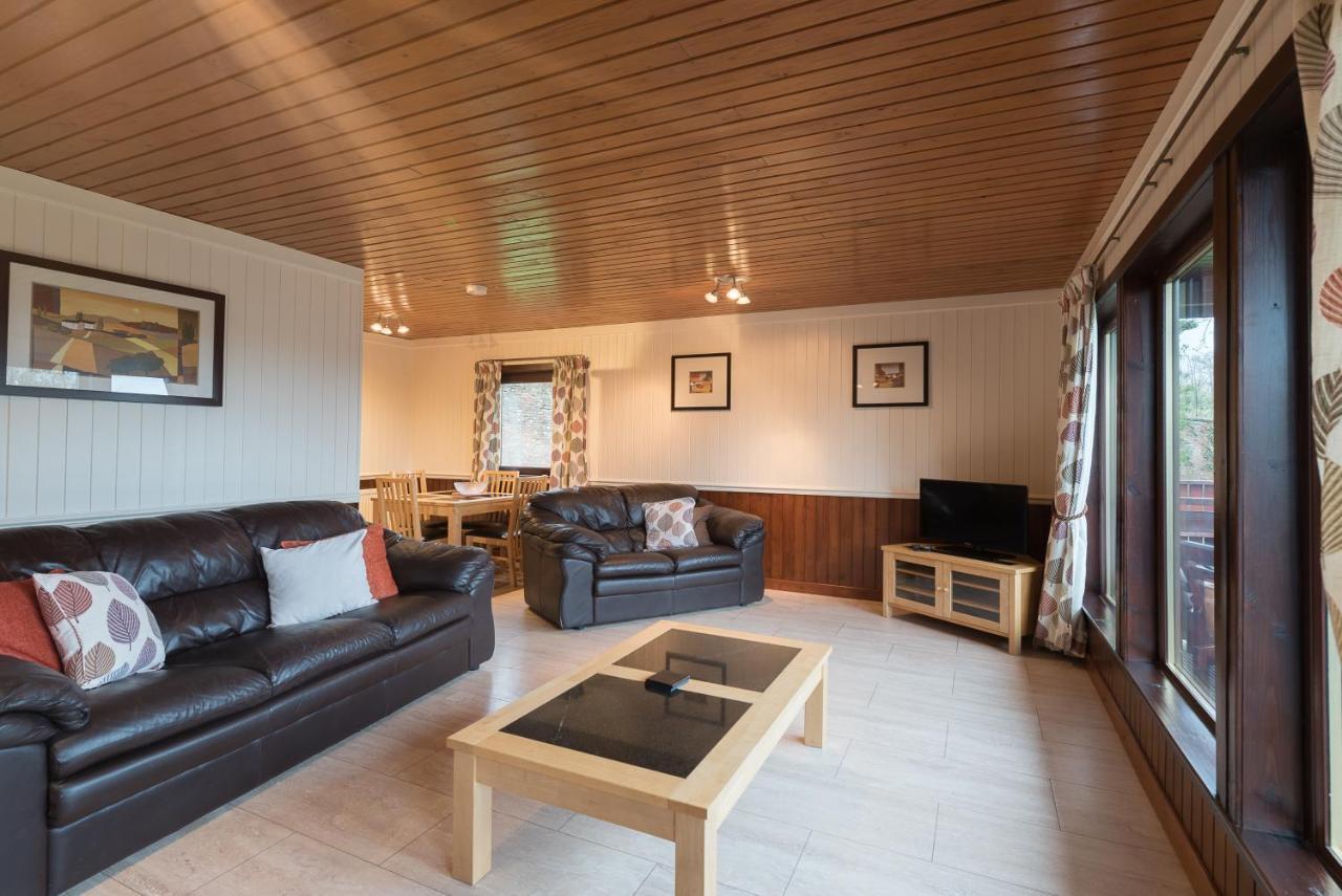 Conifer Lodge 25 With Hot Tub Newton Stewart Minnigaff Eksteriør bilde