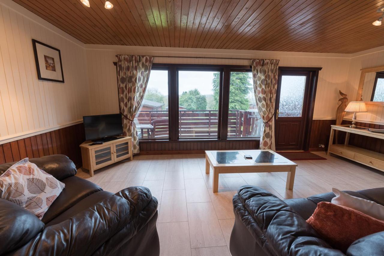 Conifer Lodge 25 With Hot Tub Newton Stewart Minnigaff Eksteriør bilde